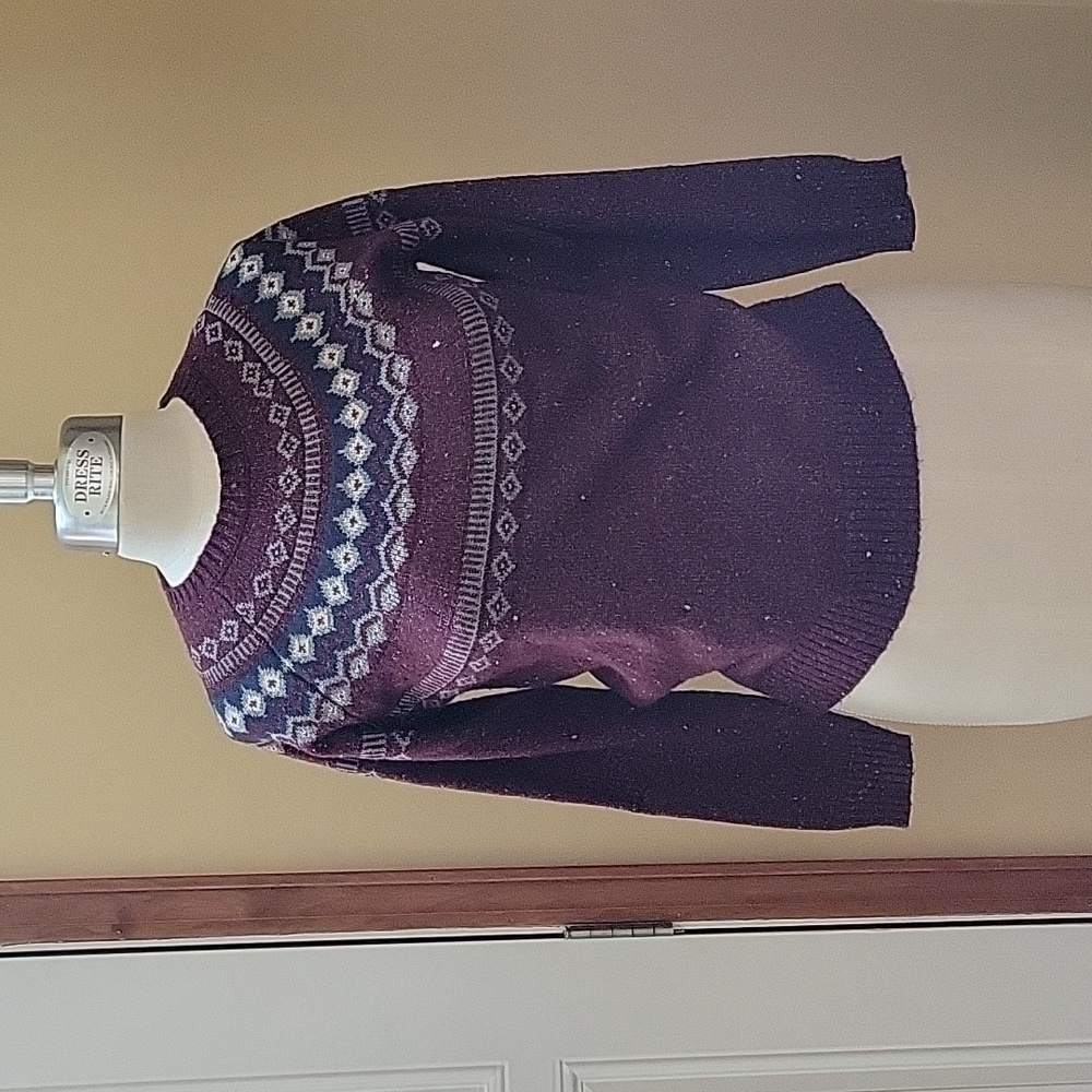 Weatherproof burgundy colored crew-neck sweater size small